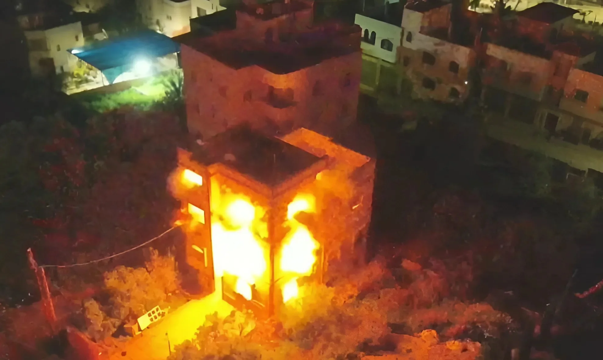 צה"ל פוצץ את בית המחבל שרצח את אמנון מוכתר הי"ד צה"ל פוצץ את בית המחבל שרצח את אמנון מוכתר הי"ד