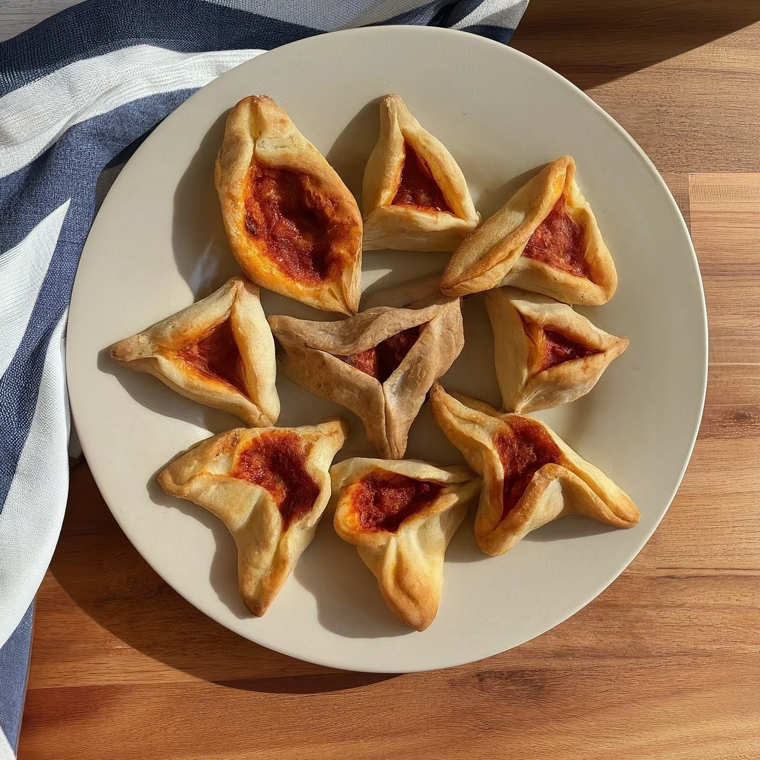 אוזני המן פיצה – המתכון הכי ויראלי ברשת אוזני המן פיצה – המתכון הכי ויראלי ברשת