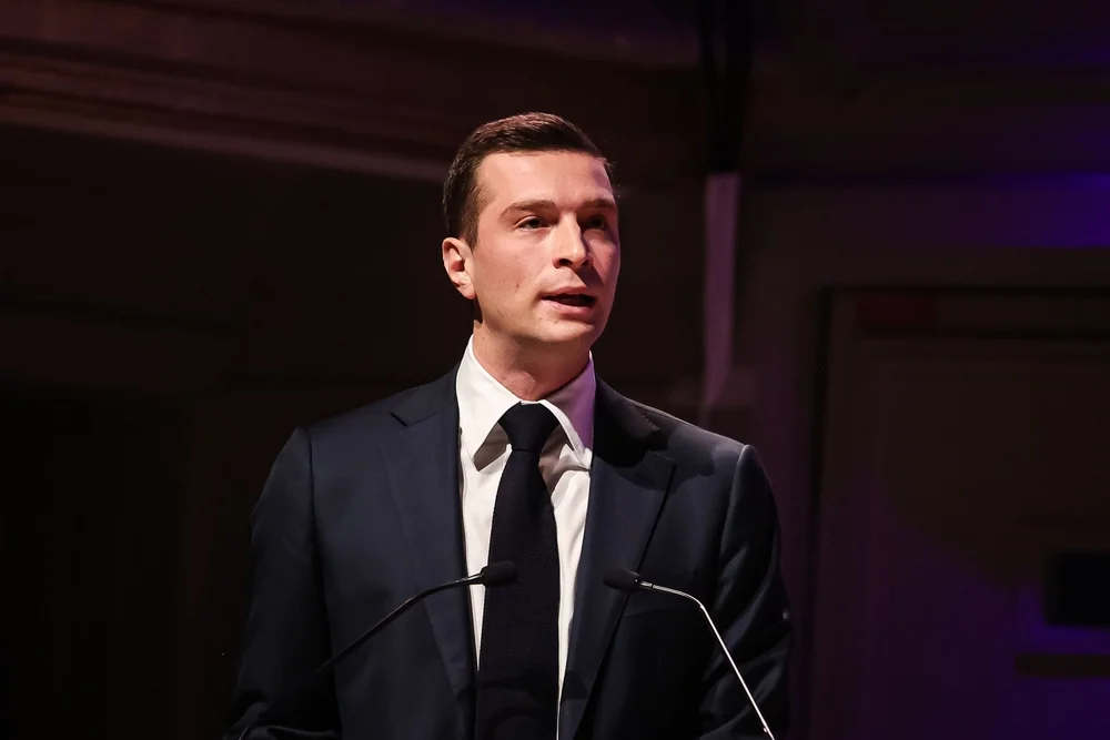 תומך או מתחזה? יו"ר מפלגת הימין בצרפת מגיע לישראל ומעורר שאלות תומך או מתחזה? יו"ר מפלגת הימין בצרפת מגיע לישראל ומעורר שאלות