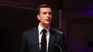 תומך או מתחזה? יו"ר מפלגת הימין בצרפת מגיע לישראל ומעורר שאלות