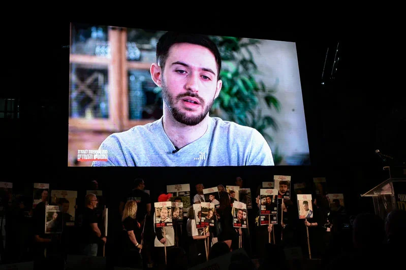  "נתניהו, תסתכל לי בעיניים!" – מחאת החטופים מגיעה לנקודת רתיחה