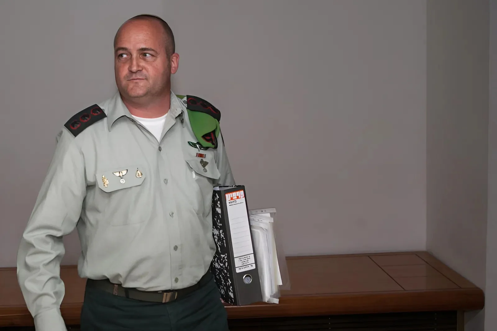 מסמכים מסווגים בחניון: איך איבד קצין בכיר מידע ביטחוני רגיש? מסמכים מסווגים בחניון: איך איבד קצין בכיר מידע ביטחוני רגיש?