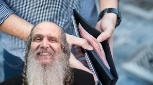 הרב שלום ארוש סיפר בדיחה - מה שהוא אמר יפיל אתכם מצחוק