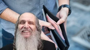 הרב שלום ארוש סיפר בדיחה - מה שהוא אמר יפיל אתכם מצחוק