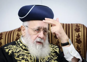 הרב יצחק יוסף חושף: מותר או אסור לאכול מוצרים עם אבקת חלב נוכרי? הרב יצחק יוסף חושף: מותר או אסור לאכול מוצרים עם אבקת חלב נוכרי?