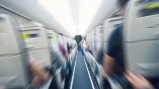 המוח משקר לכם: למה פחד טיסה כל כך נפוץ - ואיך עוצרים את זה בזמן אמת?