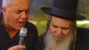"עוד יותר טוב!" - הרב שלום ארוש וקובי פרץ מרגשים בביצוע סוחף