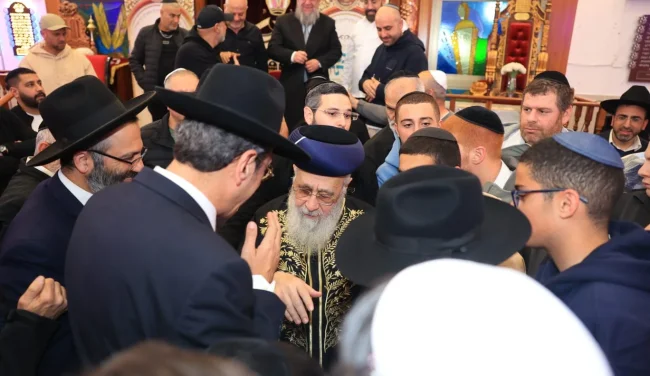 חולון לבשה חג: מעמד היסטורי בראשות מרן פוסק הדור