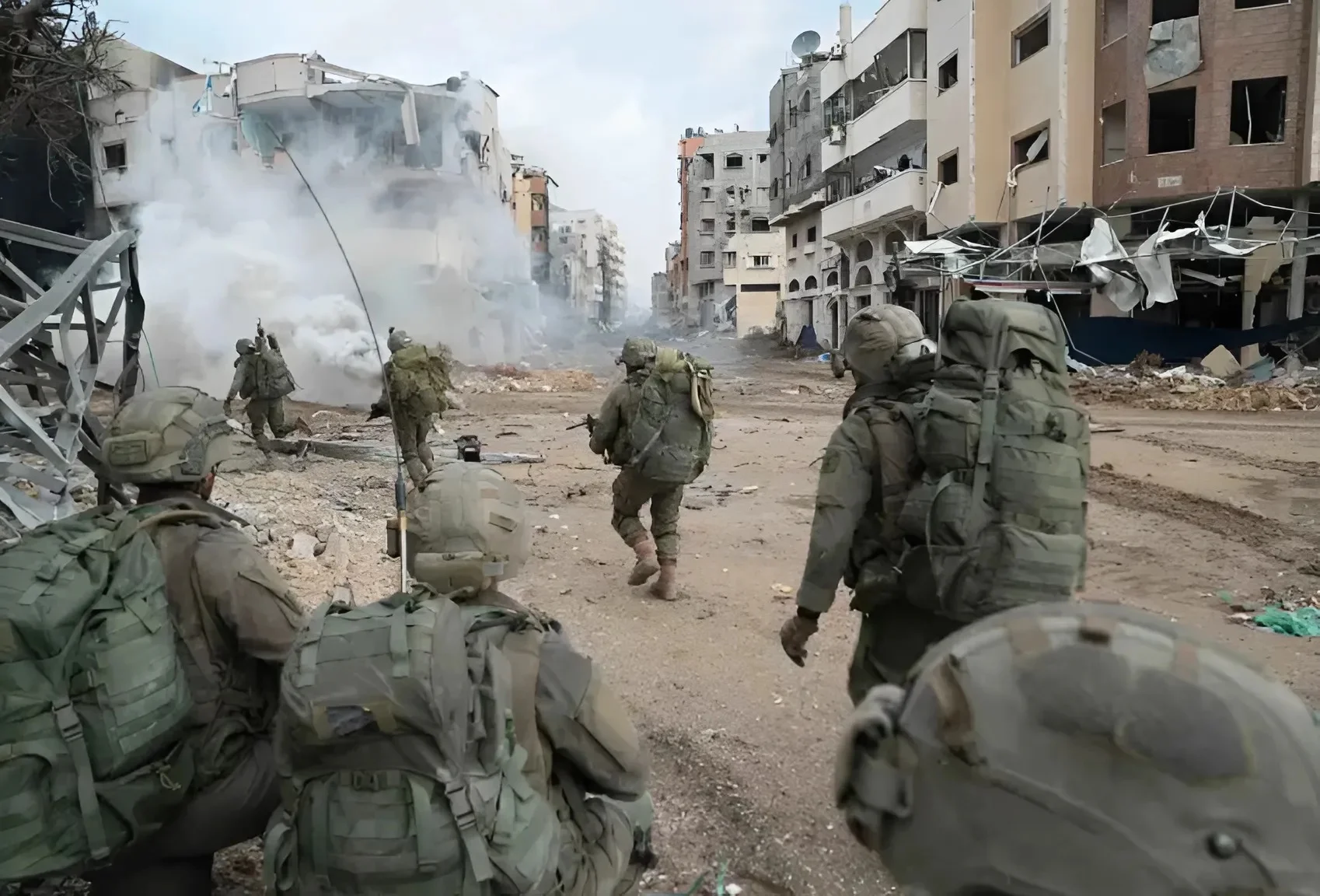 ה"פייננשל טיימס": ישראל שוקלת לכבוש מחדש את עזה ה"פייננשל טיימס": ישראל שוקלת לכבוש מחדש את עזה