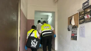 טרגדיה בבני ברק: גופת גבר במצב ריקבון נמצאה בדירה - משלוח מנות שנותר על הדלת עורר את החשד