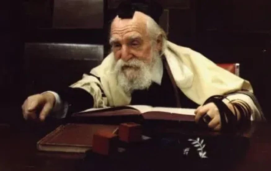 פוסק הדור עזב את העיר – בגלל סיבה שלא תשאיר אתכם אדישים פוסק הדור עזב את העיר – בגלל סיבה שלא תשאיר אתכם אדישים