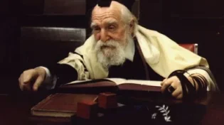 פוסק הדור עזב את העיר - בגלל סיבה שלא תשאיר אתכם אדישים