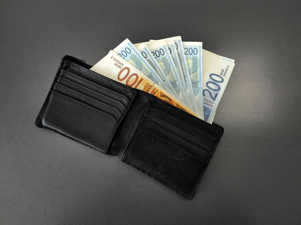 שילמו "בטעות" לאלמנה 1,000 ש"ח – וקיבלו שידוך משמיים