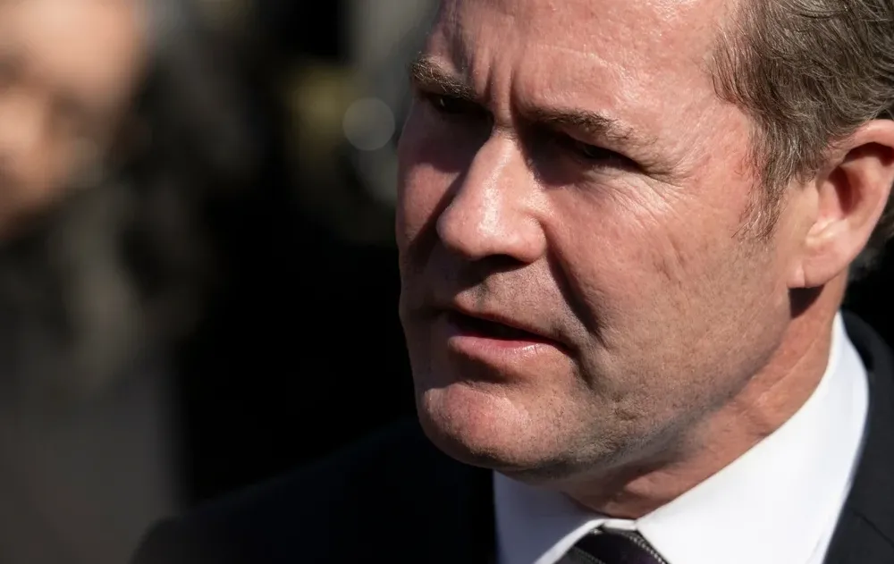 וולץ לוקח אחריות, טראמפ מתנער: התגובות לצ'אט הסודי עם העיתונאי נחשפות