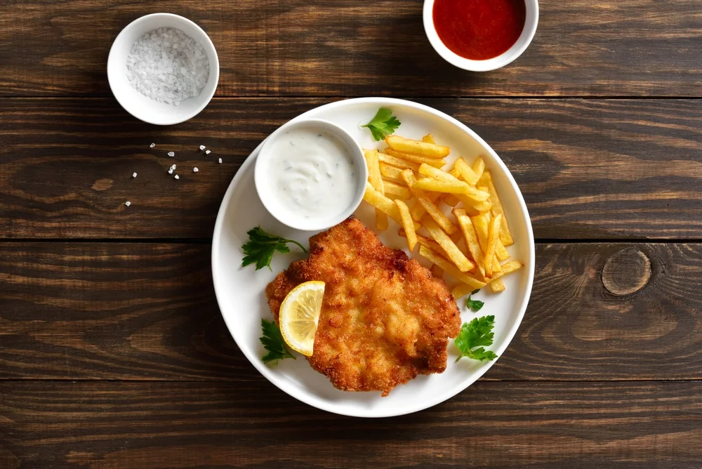 הכי בית שיש: שניצל פריך עם צ'יפס כמו של פעם