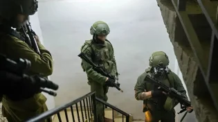 צה"ל לא עוצר: מעל 80 מבוקשים נעצרו, עשרות נשקים הוחרמו בפשיטות ליליות ביהודה ושומרון