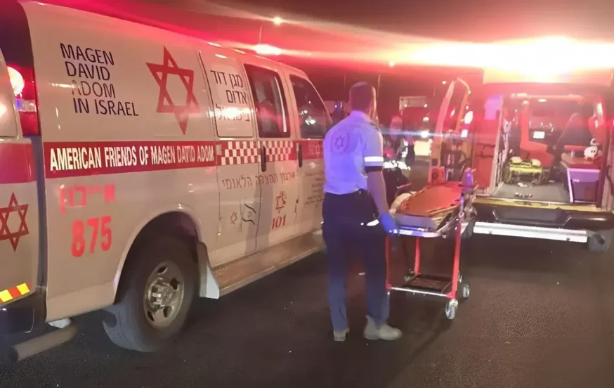 שני פיגועים תוך שעה: שלושה נפצעו בינוני במעבר ריחן ובחברון שני פיגועים תוך שעה: שלושה נפצעו בינוני במעבר ריחן ובחברון