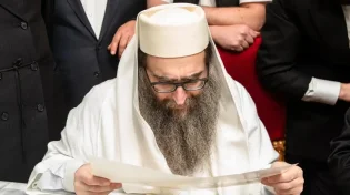 הסגולה הסודית של הרב פינטו לערב ראש חודש ניסן - תוך דקות תרגישו שינוי!
