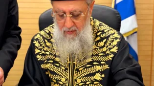 הכרעה הלכתית יוצאת דופן: הרב הראשי מאשר שימוש במעליות שבת בבניינים גבוהים