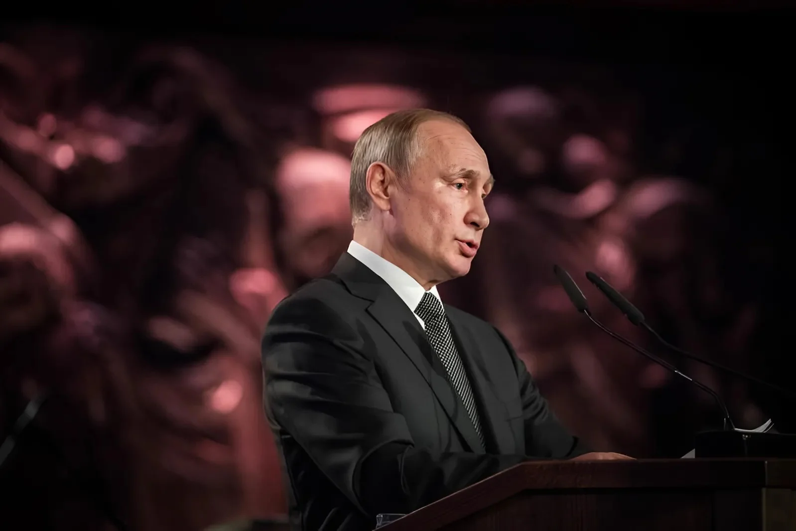 פוטין מזהיר את טראמפ: "האינטרס הרוסי בגרינלנד &ndash; קו אדום"