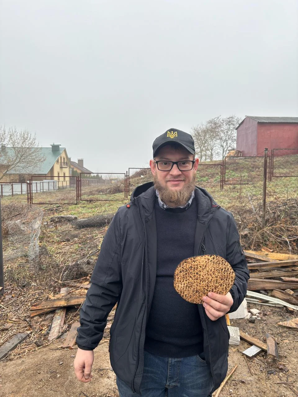 "המצות הקטנות בעולם" מגיעות עד לחזית: פסח של חיילים יהודים באוקראינה "המצות הקטנות בעולם" מגיעות עד לחזית: פסח של חיילים יהודים באוקראינה
