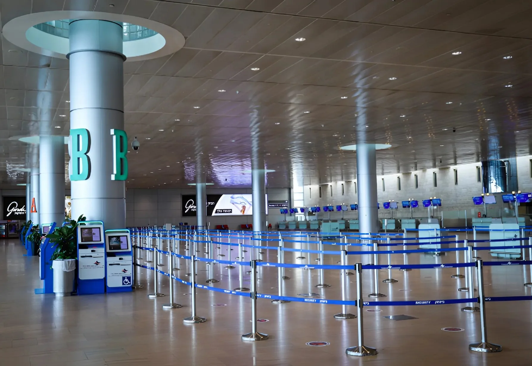 תקרית דיפלומטית חריגה בנתב"ג: שתי חברות פרלמנט בריטיות גורשו מישראל