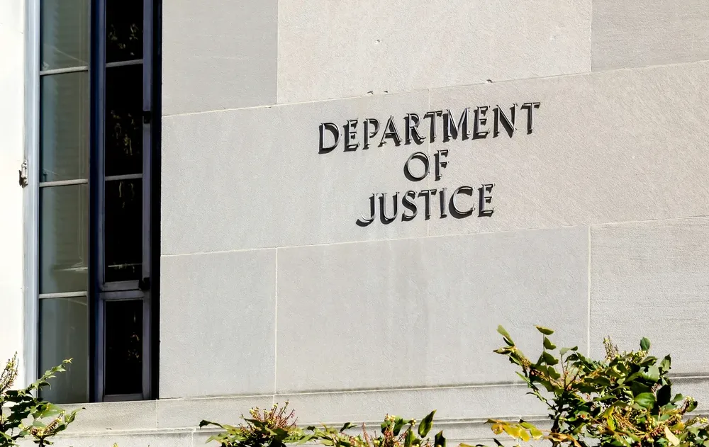 טראמפ פיטר את התובע הישראלי – בגלל כישלון מהדהד באולם המשפט