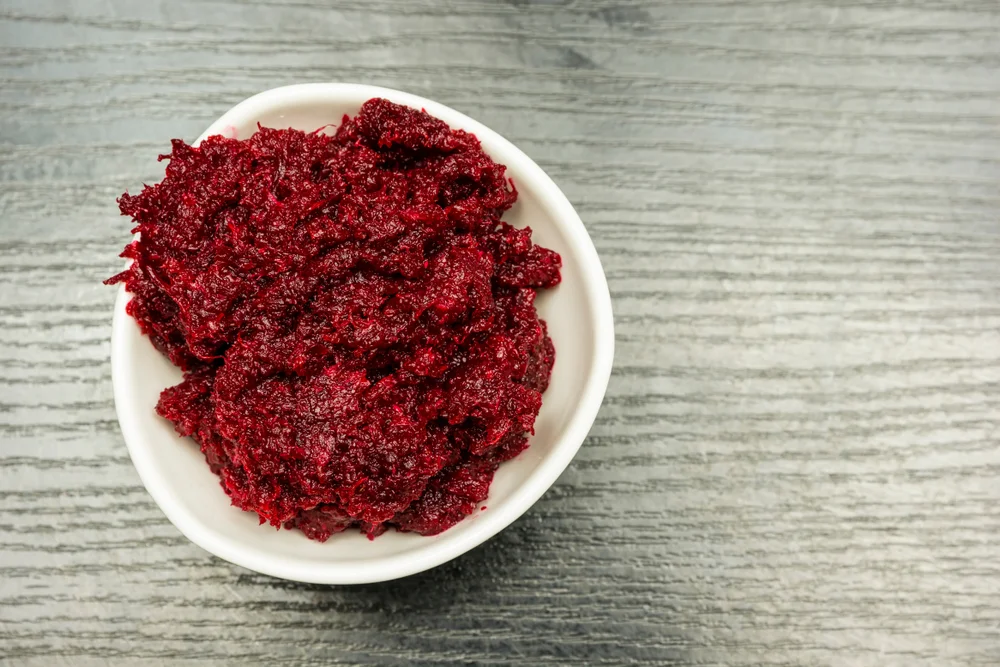 סלט שאוכלים רק בפסח: סלט סלק עם חזרת – חריף, מסורתי, חגיגי