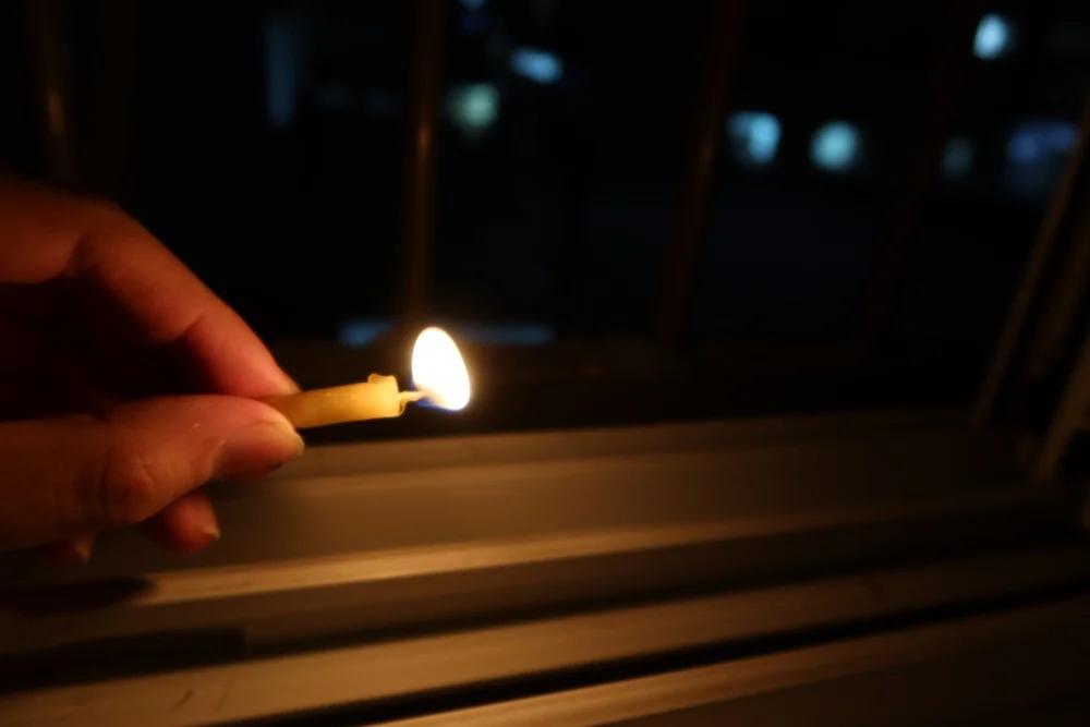 למה מחביאים דווקא עשרה פתיתי חמץ לפני הבדיקה?