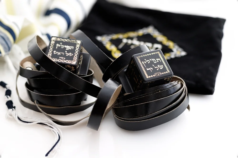 האם מניחים תפילין באסרו חג?