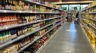 מה הדין לגבי מוצרים שיש בהם ספק אם הם חמץ? 