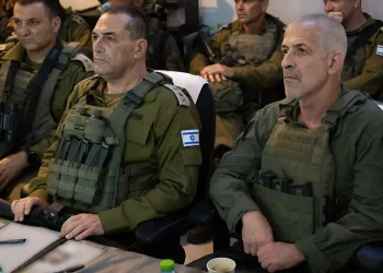 הרמטכ"ל זמיר לבכירי חיל האוויר לשעבר: "אני מצפה מכם לתת גיבוי – בלי פשרות" הרמטכ"ל זמיר לבכירי חיל האוויר לשעבר: "אני מצפה מכם לתת גיבוי – בלי פשרות"