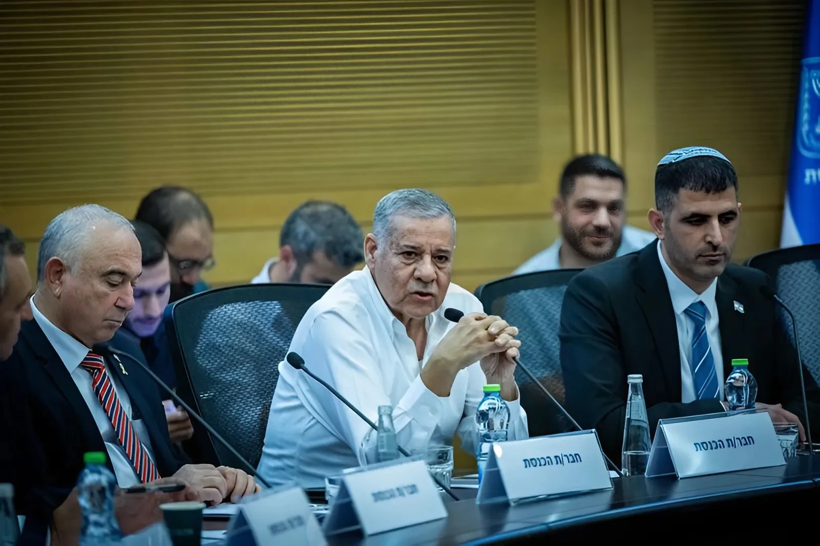 "תצביע ככה – או שנפגע במשפחה שלך": גל איומים על ח"כים מהקואליציה "תצביע ככה – או שנפגע במשפחה שלך": גל איומים על ח"כים מהקואליציה