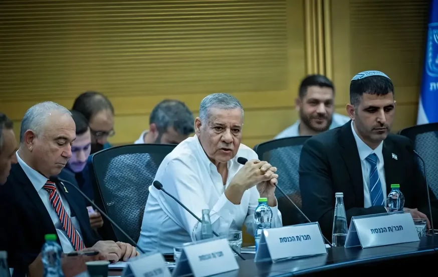 "תצביע ככה – או שנפגע במשפחה שלך": גל איומים על ח"כים מהקואליציה "תצביע ככה – או שנפגע במשפחה שלך": גל איומים על ח"כים מהקואליציה