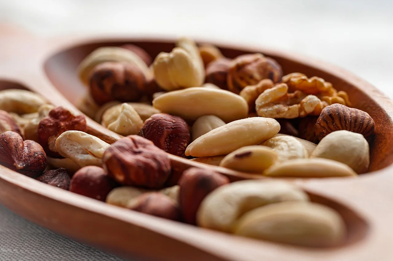 האגוזים שחייבים להופיע על שולחן הסדר – ואחד שאולי עדיף להשאיר בחוץ