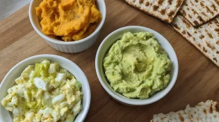 מחפשים מה לשים על המצה? שלושת הממרחים האלה יעשו לכם את החג