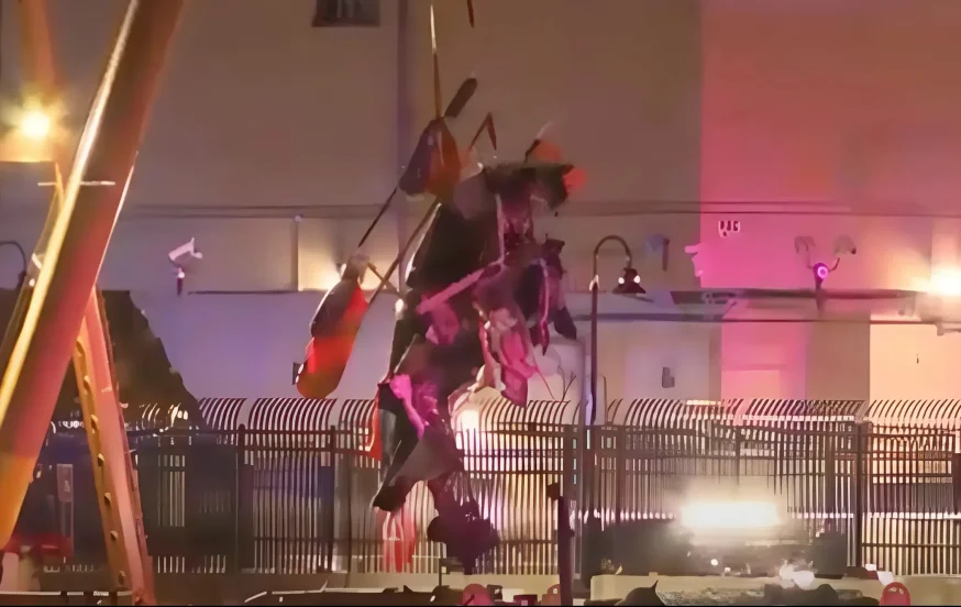 "המסוק התרסק – והמשפחה נעלמה תחת המים": אסון מצמרר בלב מנהטן "המסוק התרסק – והמשפחה נעלמה תחת המים": אסון מצמרר בלב מנהטן