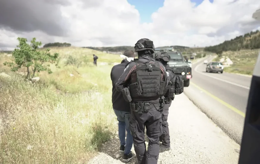 חשד לפיגוע דריסה: לוחם יס"מ פונה לבית חולים, הדורס נוטרל ונמלט חשד לפיגוע דריסה: לוחם יס"מ פונה לבית חולים, הדורס נוטרל ונמלט