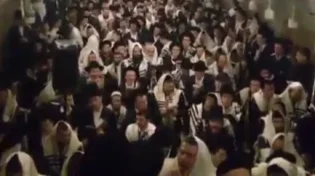 שחרית של חול המועד בשער הכותנה - רגע לפני סיבוב השערים