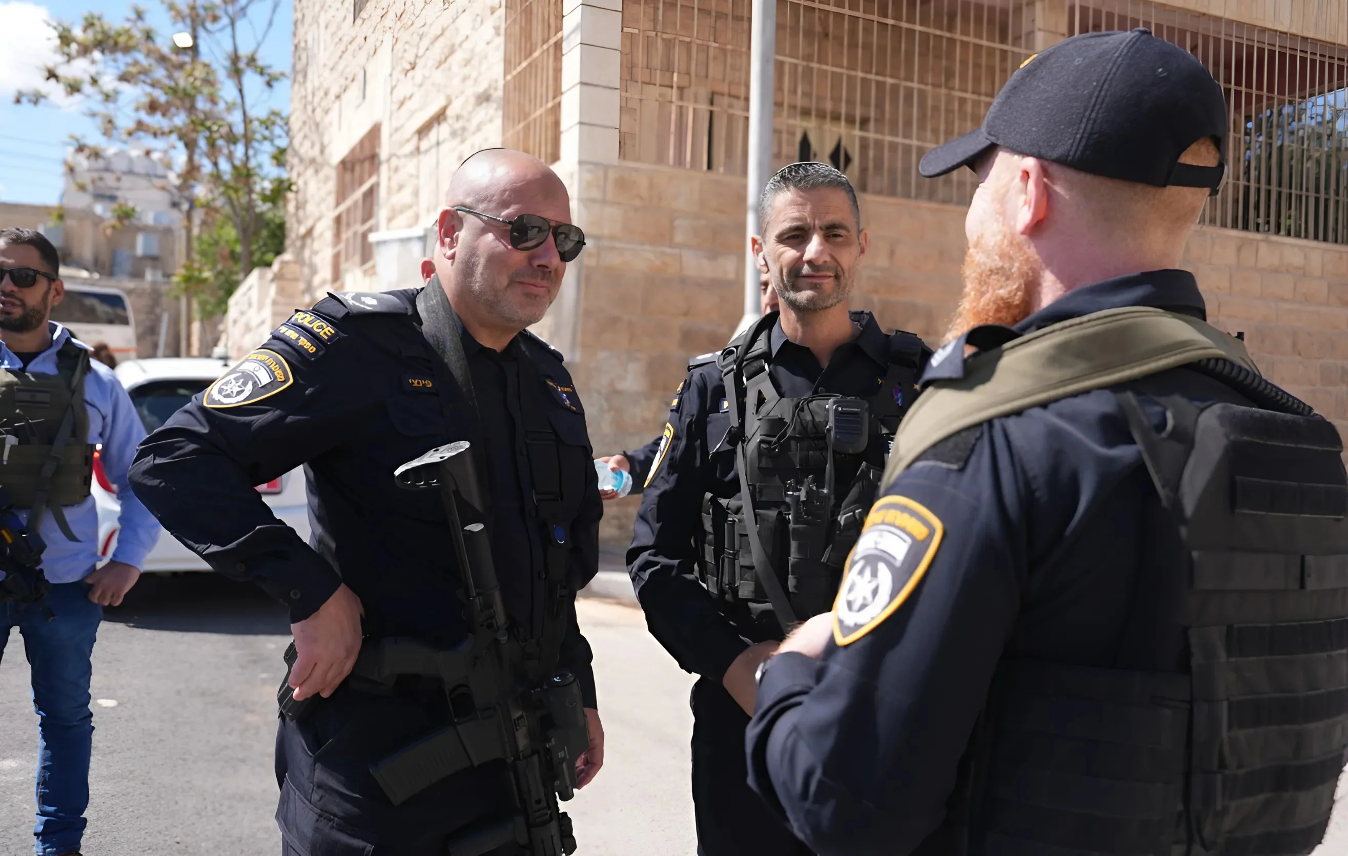 בצל המתיחות הביטחונית: 25,000 פקדו את מערת המכפלה בחול המועד