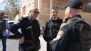 בצל המתיחות הביטחונית: 25,000 פקדו את מערת המכפלה בחול המועד 