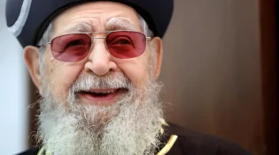 מרן זצ"ל בפסח: מה מקבל מי שנזהר באיסור חמץ?