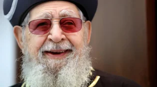 מרן זצ"ל בפסח: מה מקבל מי שנזהר באיסור חמץ?