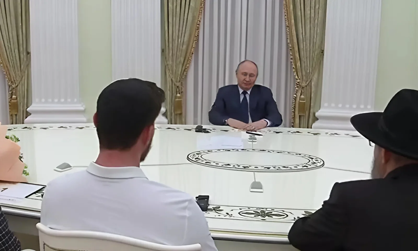 פוטין נפגש עם שורדי השבי - והודה לחמאס