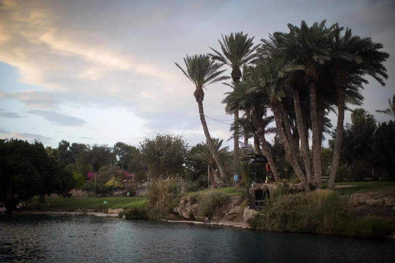 עומסים כבדים בשמורות ובכינרת: אתרים נסגרו למטיילים, הציבור מתבקש להתעדכן מראש