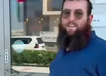 שמחה מהולה בעצב: בת בכורה נולדה לשליח חב"ד שנרצח באמירויות