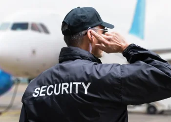 אימה באוויר: אמריקני חטף מטוס בבליז, דקר נוסעים – ונורה למוות רגע לפני ההתרסקות אימה באוויר: אמריקני חטף מטוס בבליז, דקר נוסעים – ונורה למוות רגע לפני ההתרסקות