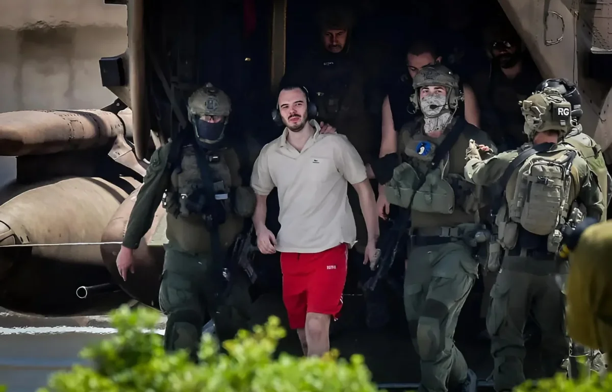 האומנות כעדות: שורד השבי ששוחרר מעזה מציג תערוכה ראשונה שתספר את סיפורו המצמרר