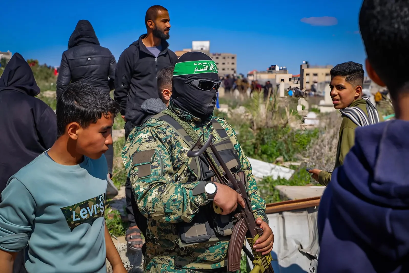 דיווח: חמאס מגייס אלפי פעילים חדשים ומאמץ אסטרטגיית גרילה בעזה