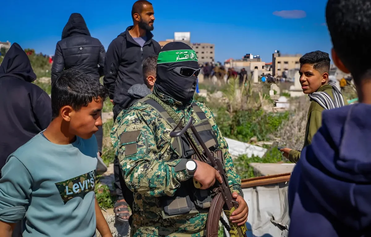 דיווח: חמאס מגייס אלפי פעילים חדשים ומאמץ אסטרטגיית גרילה בעזה